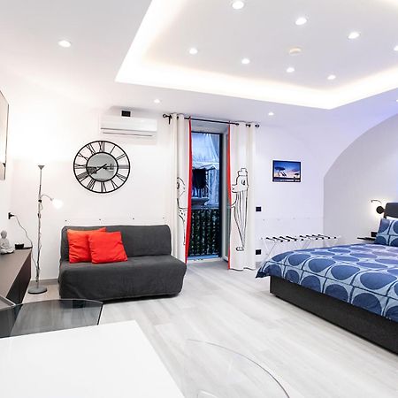 Casa Grazie Apartment Наполи Екстериор снимка